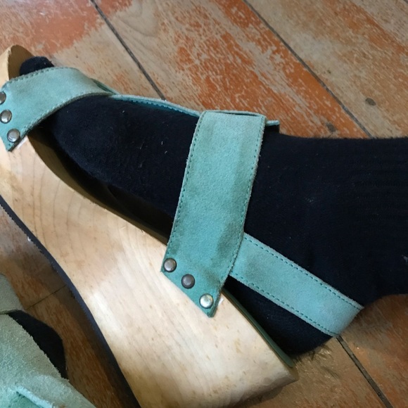 Green Suede Wooden Platform Wedges - Picture 5 of 13